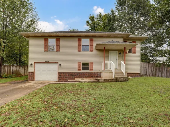 2204 S 15th Street, Ozark, MO 65721