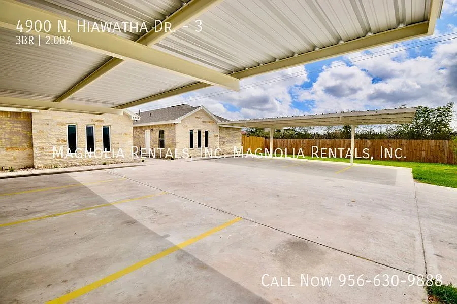 4900 N Hiawatha Dr #3