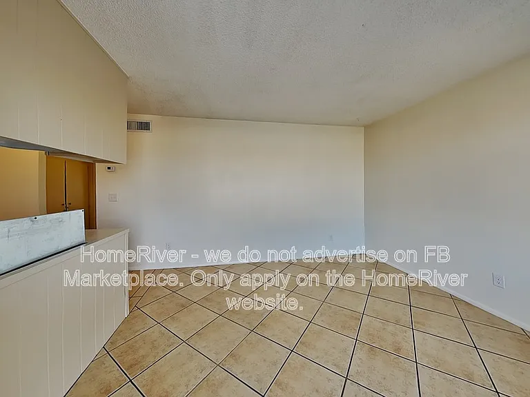 2460 Palisades Dr #2 — Photo 2