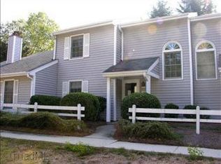 10 Appletree Ln, Greensboro, NC 27455