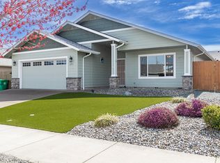 2711 SW Swopes Dr, Grants Pass, OR 97527