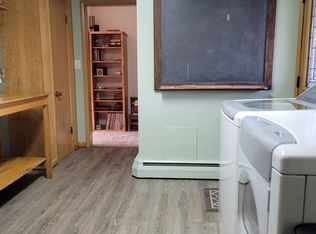 19282 E River Rd, Palestine, IL 62451