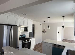 18 Mansfield Avenue, Manchester, NJ 08759