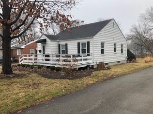 7 Dawes Pl, Bloomington, IL 61701