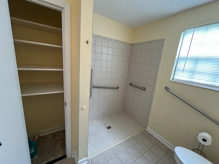 1004 Hazel Dr — Photo 12