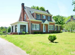 1933 Oxford Rd, Henderson, NC 27536