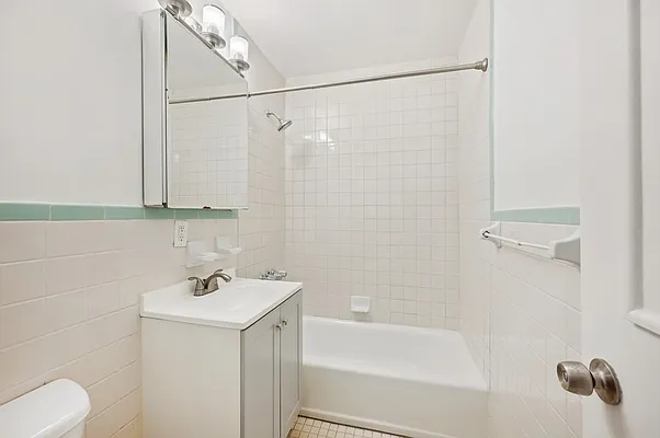 Rented by Link NY Realty | media 16