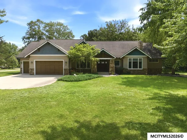 95 Oak Run Dr, Mason City, IA 50401