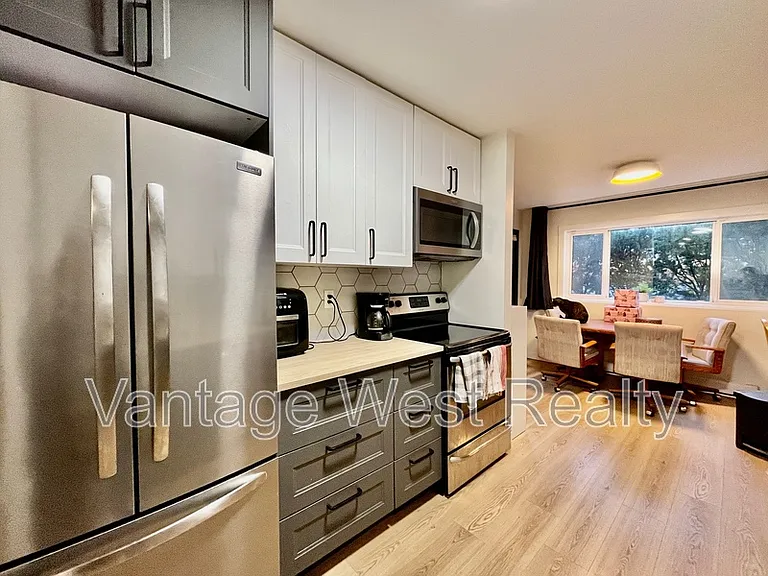 983 Bernard Ave #104 — Photo 4