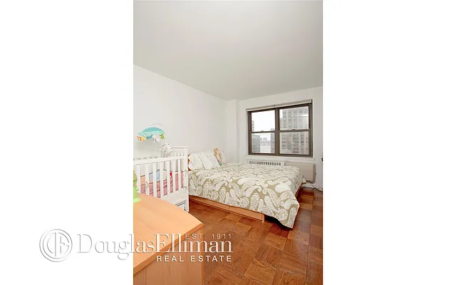 Sold by Douglas Elliman | media 20