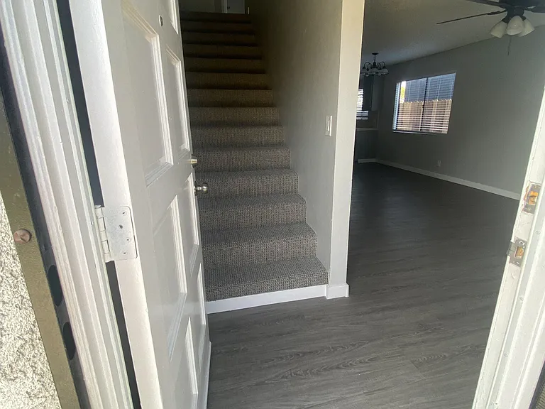 867 W 1st St — Photo 11