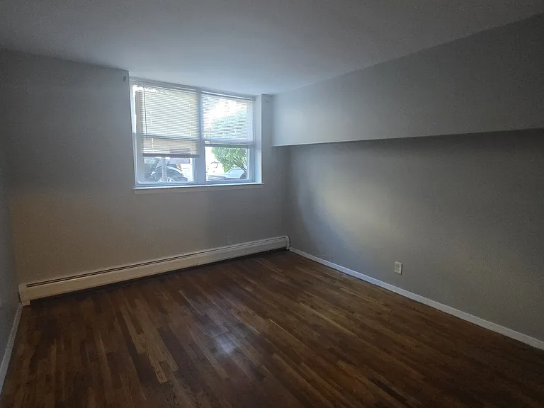 133 33rd St #1K — Photo 7