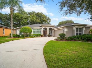 2711 Villa Dr, Valrico, FL 33596