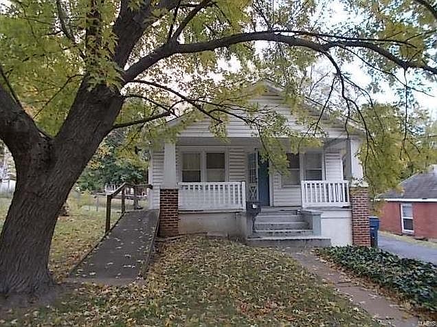 1st image of 62 S Barat Ave