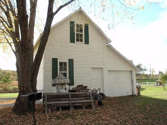 "BUNK HOUSE"WITH GARAGE