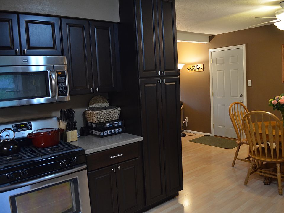 Kitchen/Dining Area