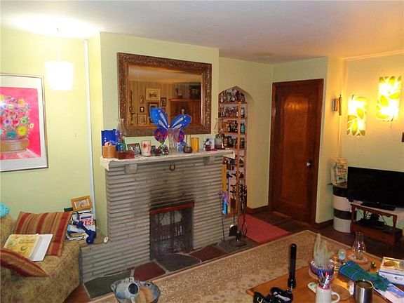 2nd image of 2403 Kingwood St