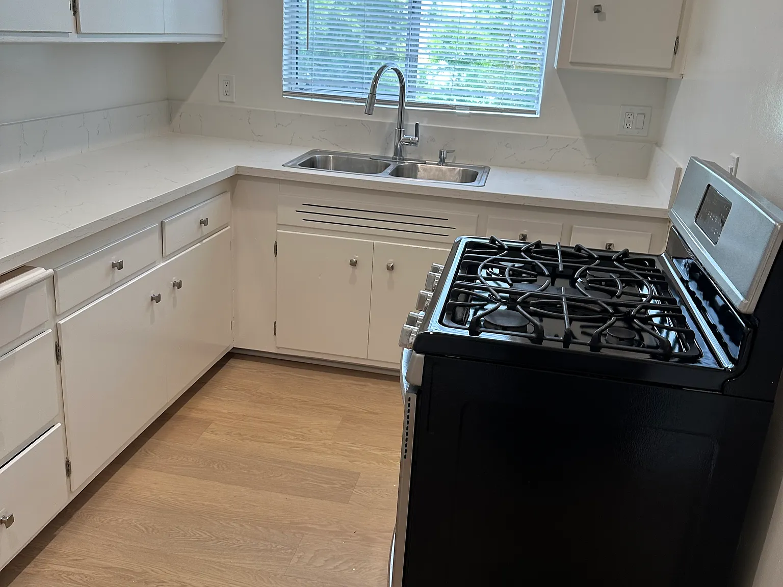 2 bed, $2,845 — Photo 4