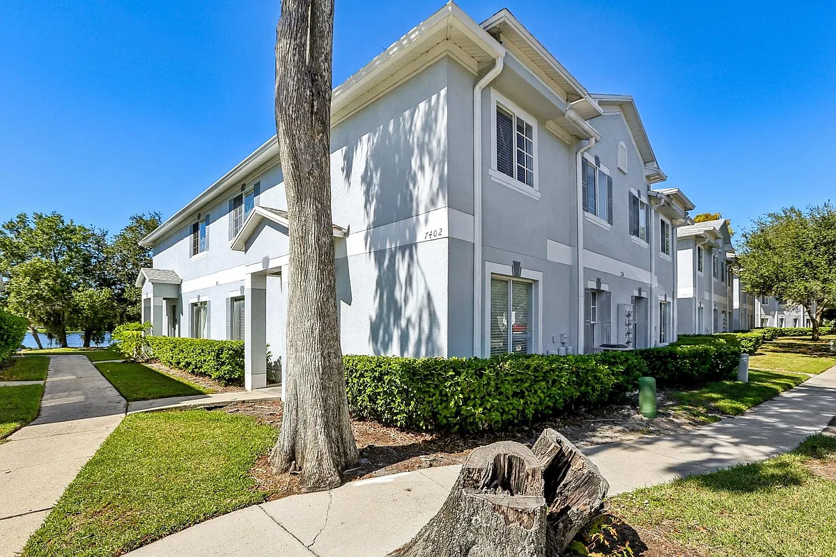 Building Photo - 7402 E Bank Dr #7402
