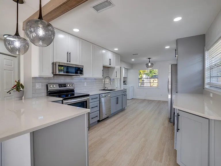 4325 82nd St W — Photo 11