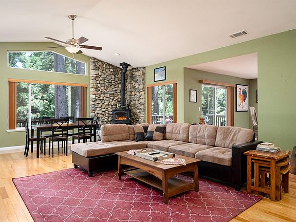 4th image of 4992 Mount Pleasant Dr