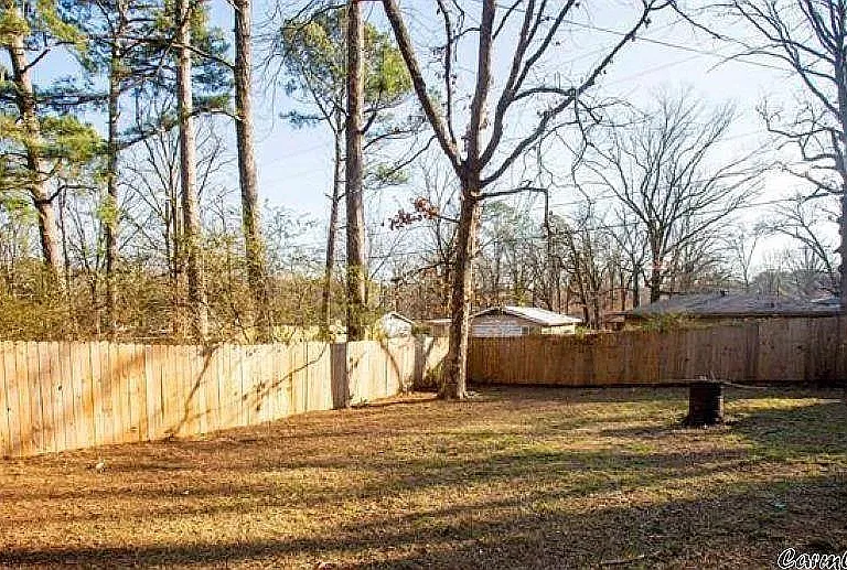 15 Eaton Dr — Photo 4