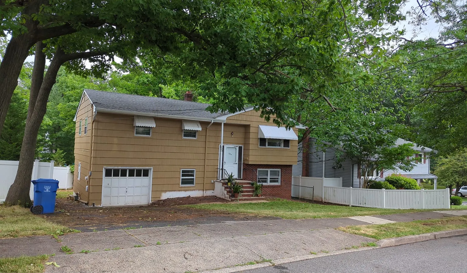 3 bed, 1600 sqft, $2,900 — Photo 1