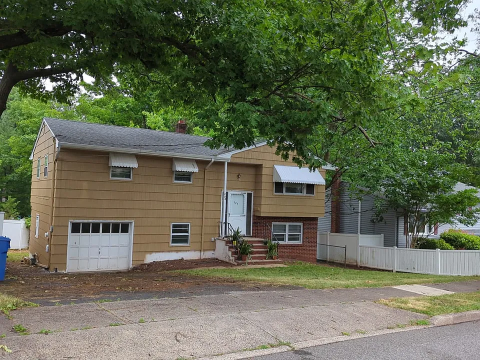 284 Kennedy St