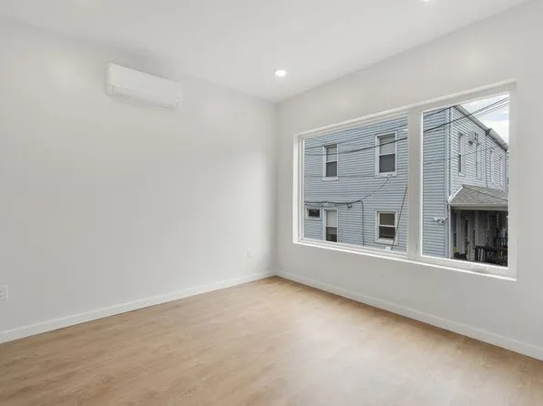 952 Broadway image 10 of 22