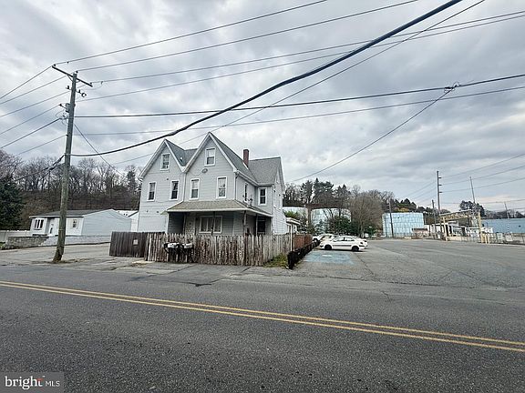 3rd image of 145 Spring Valley Rd