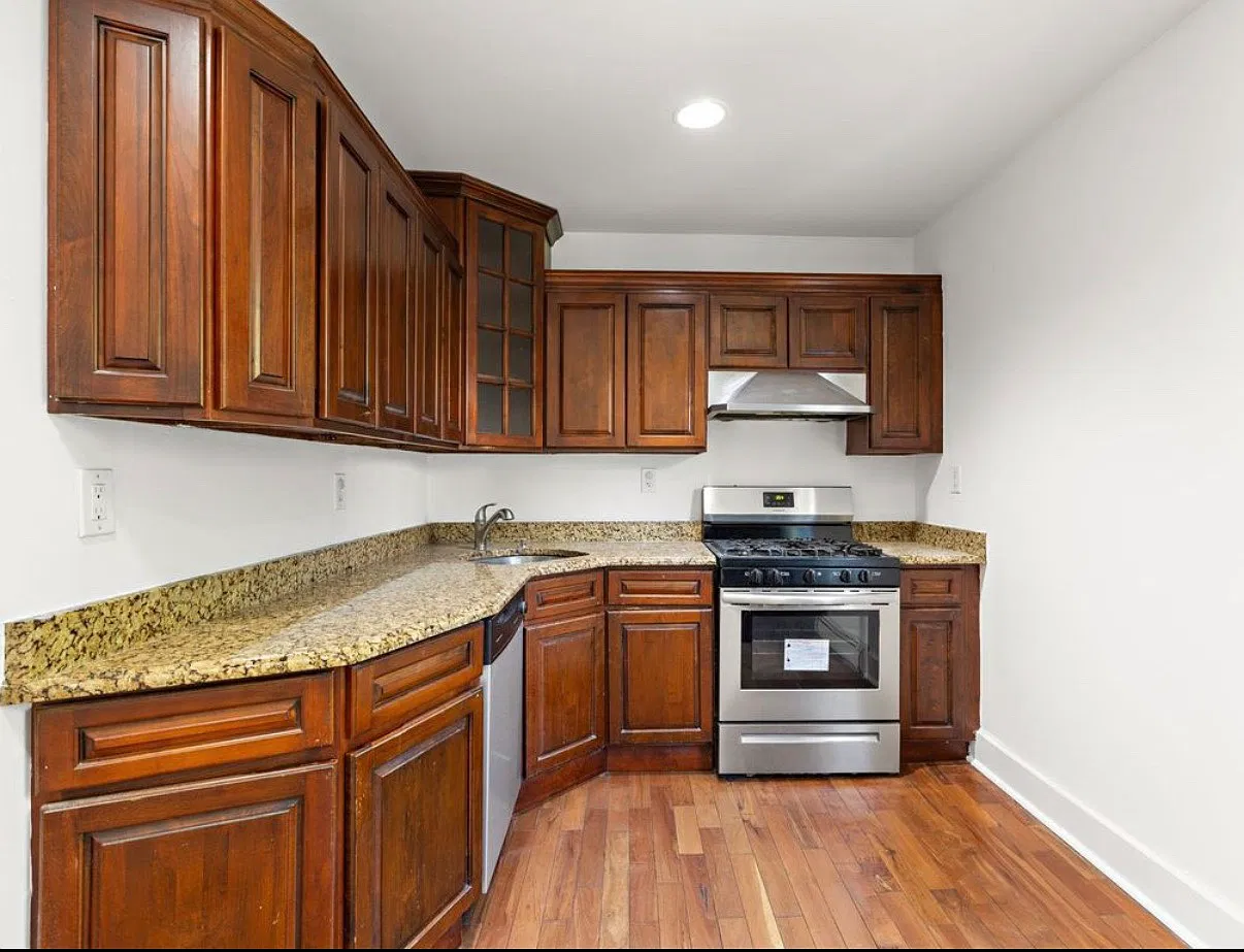 2 bed, 800 sqft, $2,600 — Photo 2