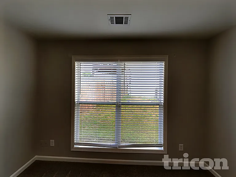 104 Logan Creek Ct — Photo 13