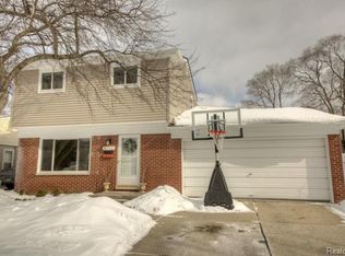 8342 Forrest Dr, Canton, MI 48187