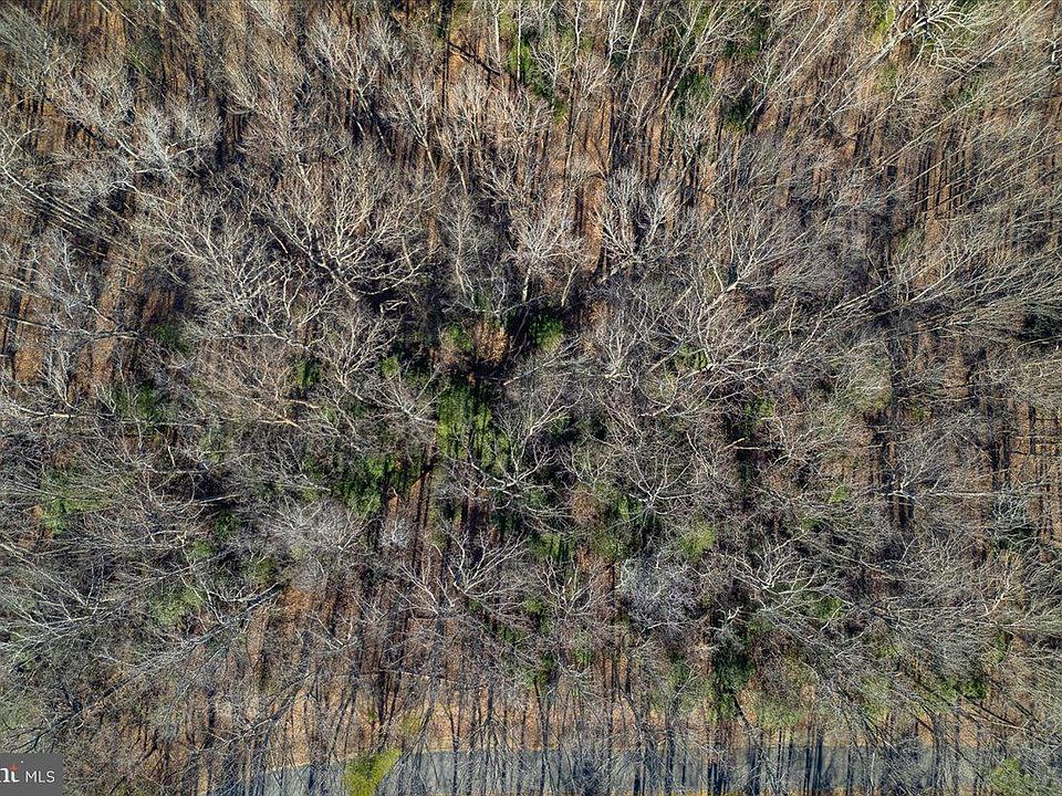 1st image of Lake Ct