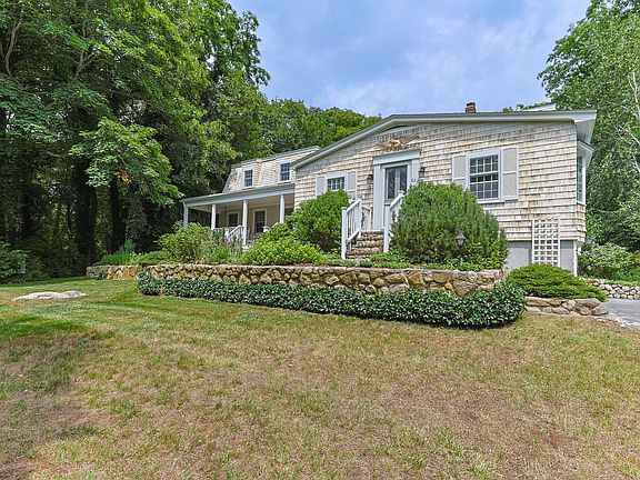 4th image of 621 W Falmouth Highway