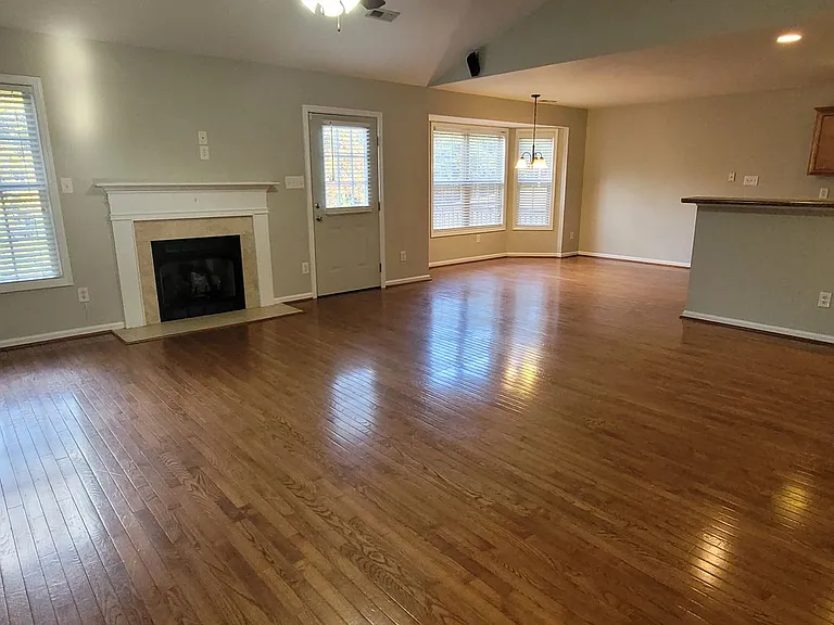 8022 Raymede Ct — Photo 3
