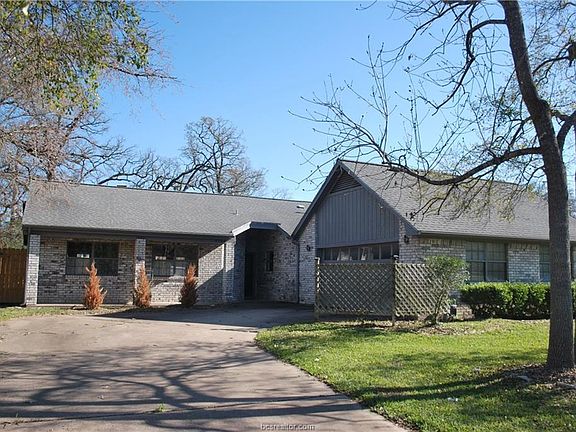 4th image of 2700 Greenberry Ct