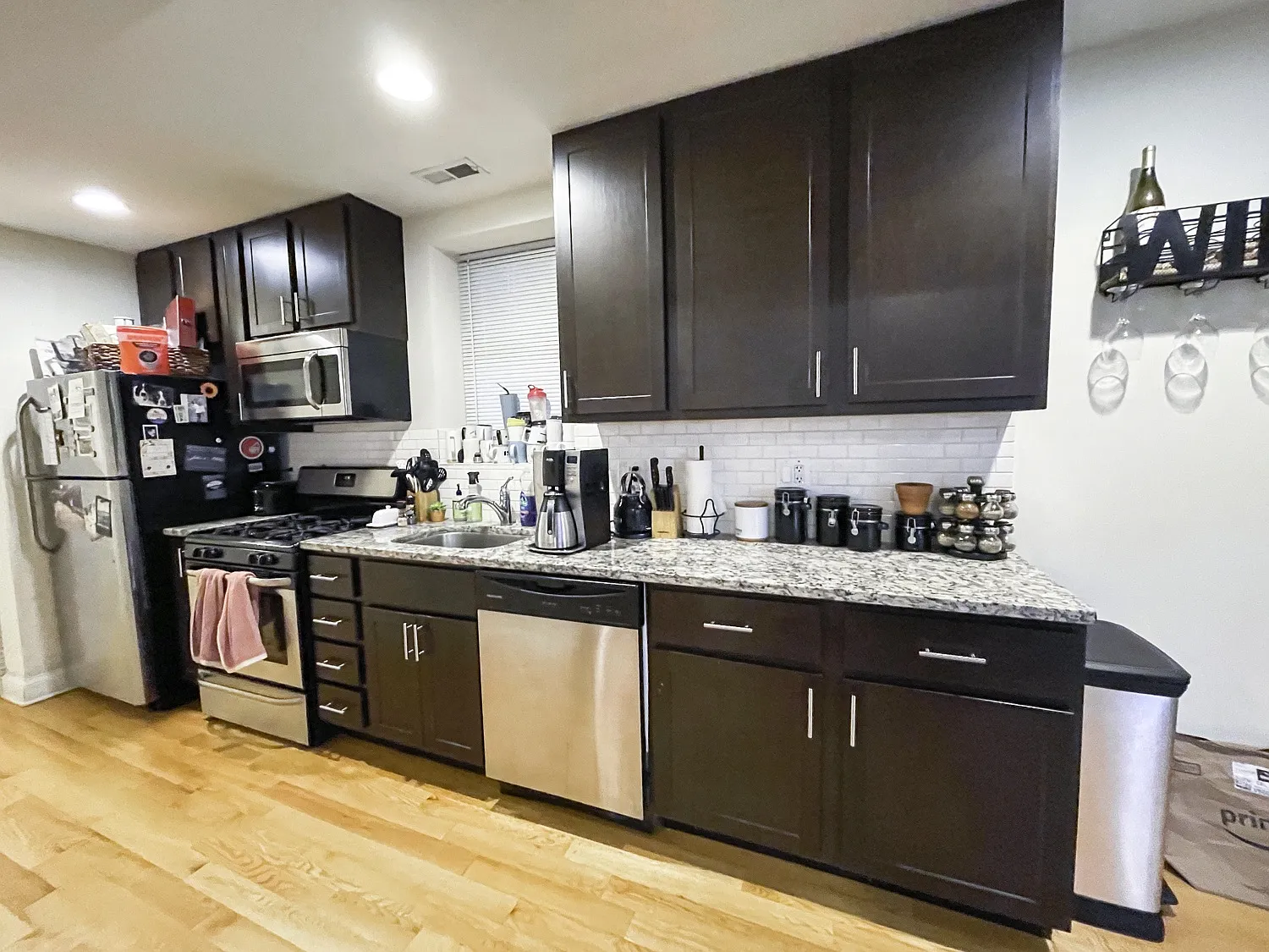 2028 N. Winchester Ave. — Photo 3