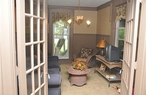 2nd image of 235 W Elm St