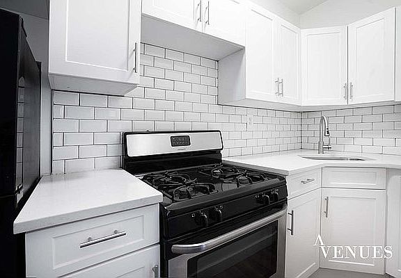4th image of 218 E 111th St #1W