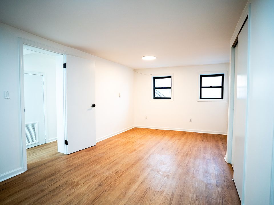 1st image of 27 Alan Ter Floor 1
