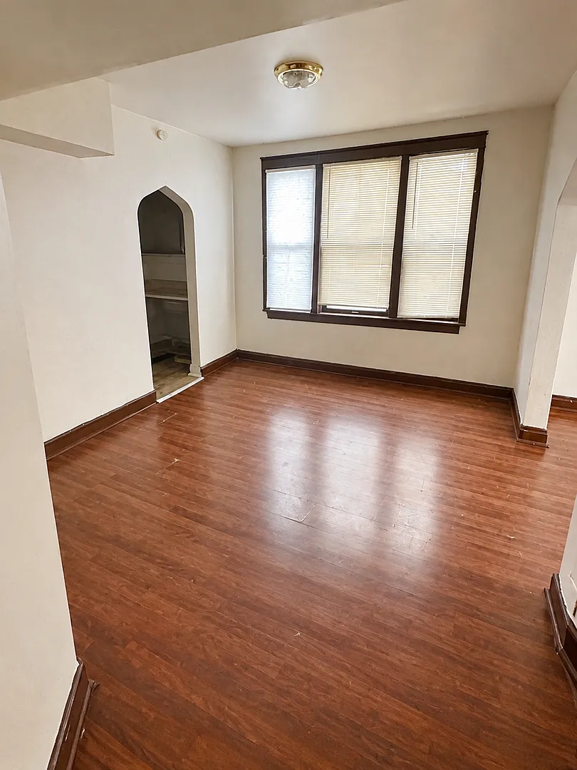 JJ Management Service - 5031 S Elizabeth - LO — Photo 1