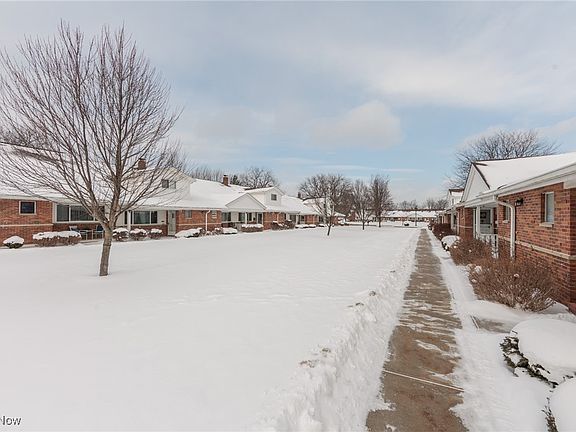 4th image of 25505 Country Club Blvd Unit 9