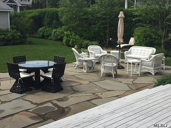 3rd image of 9 Peconic Cres