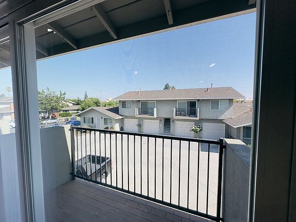 4th image of 1665 Whitwood Ln APT 4