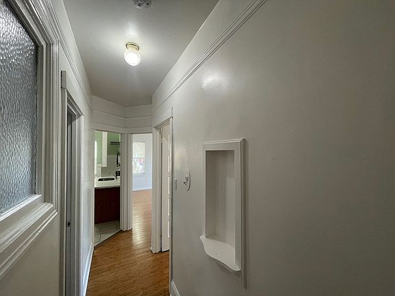 2nd image of 2600 Bryant St #3