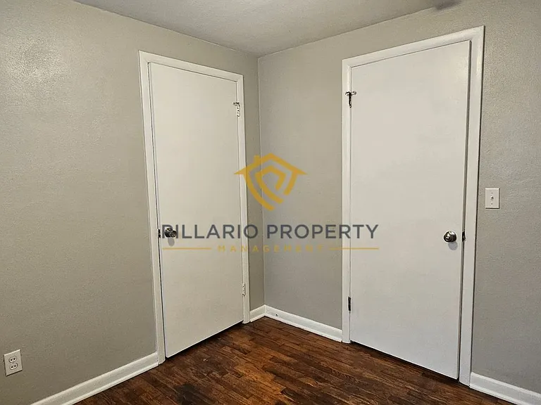 1404 S Harrison St — Photo 9