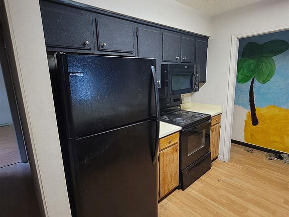 4th image of 200 Autumn Park Dr #8C