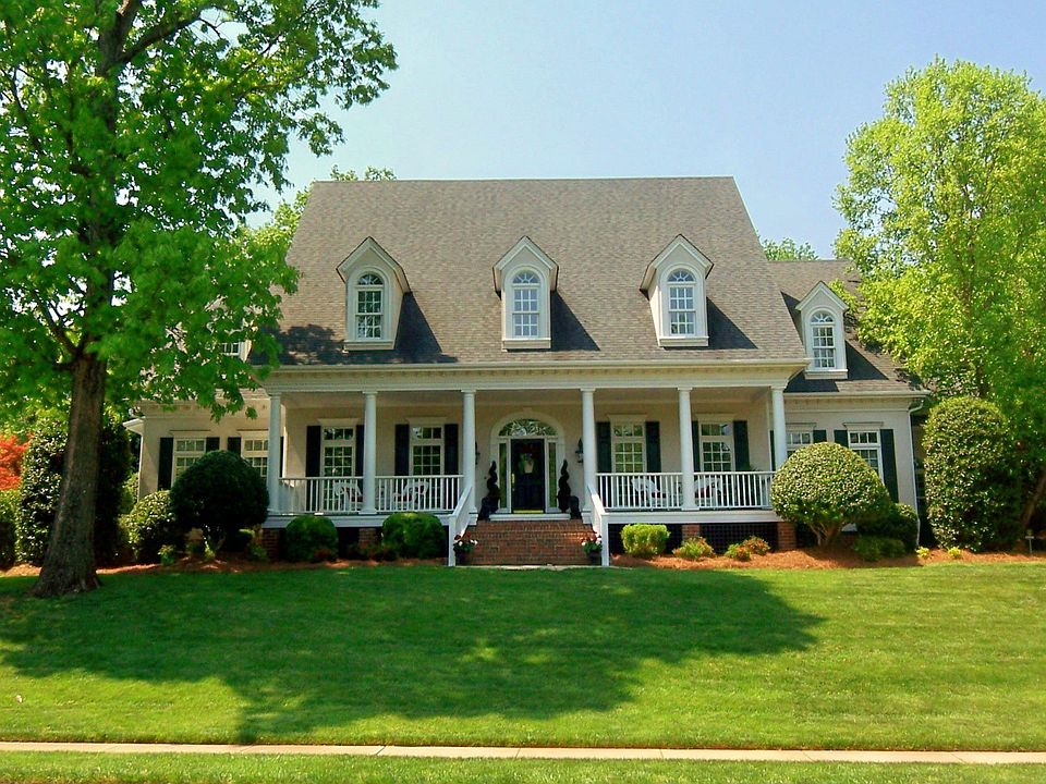 Gorgeous Southern Living Home Shows Like New! Pool! 3-Car Garage 