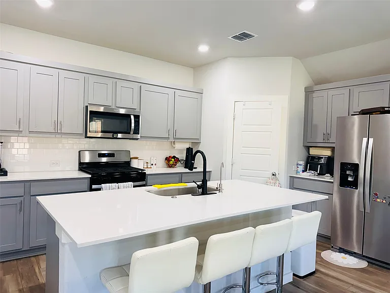 6416 Hidden Flower Way — Photo 2